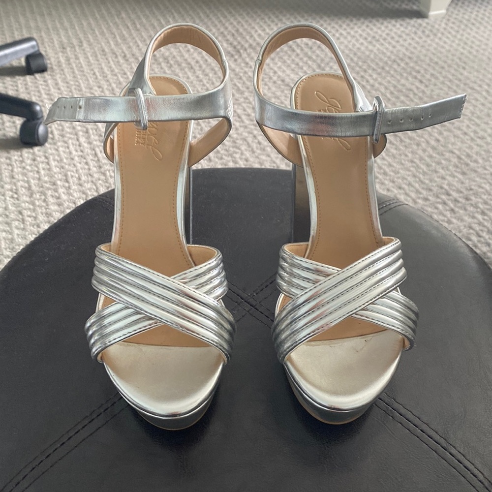 Badgley Mischka silver platform heels